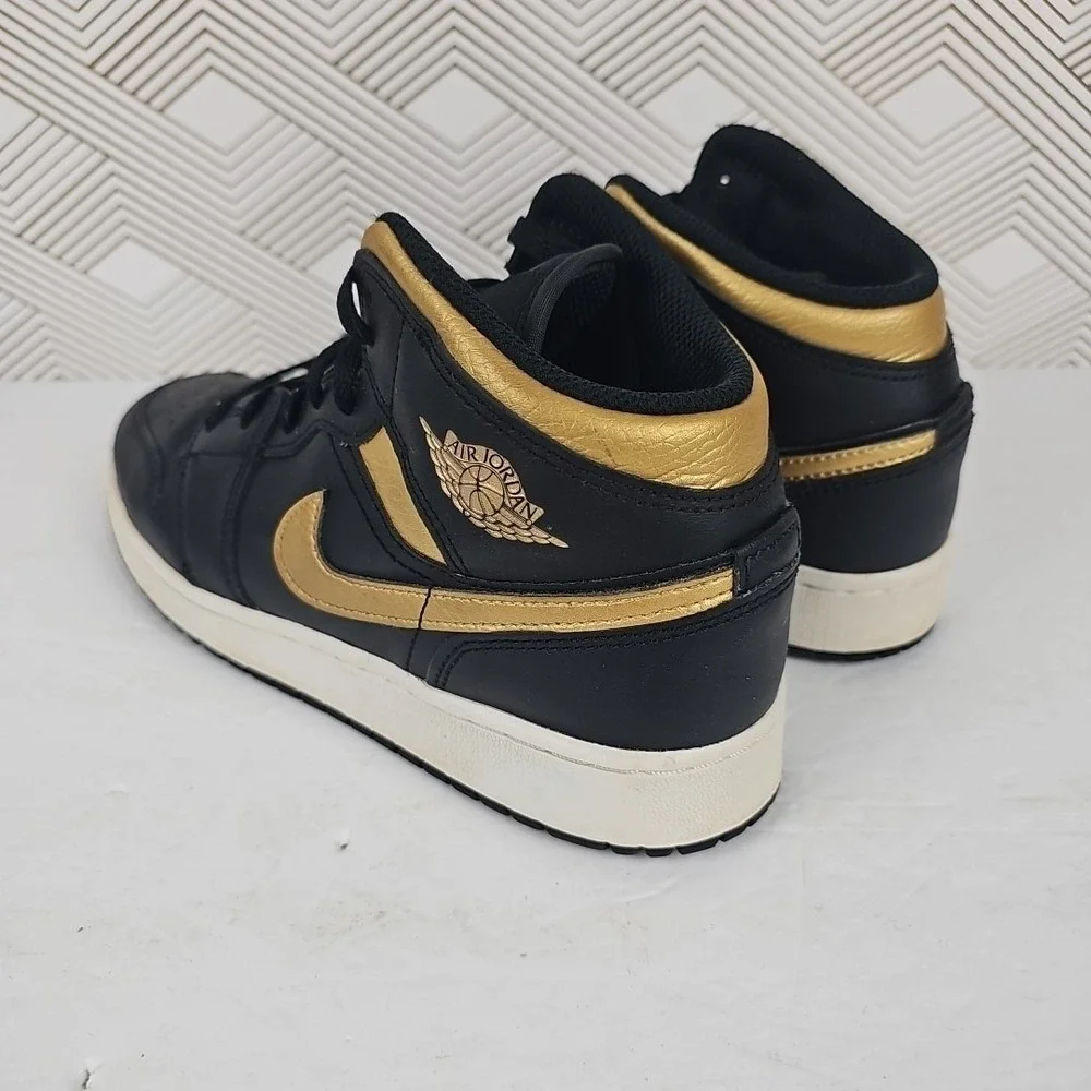 Nike Air Jordan 1 Mid Black Metallic Gold‎ White Youth 6.5Y DQ8423-071